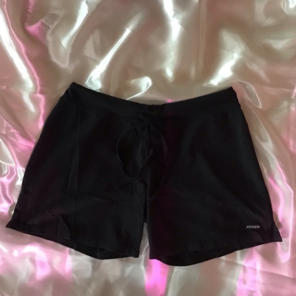 Athleta Pants - ATHLETA Black Yoga/Workout Shorts Size Medium